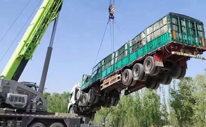 阿拉善右旗道路脱困救援案例
